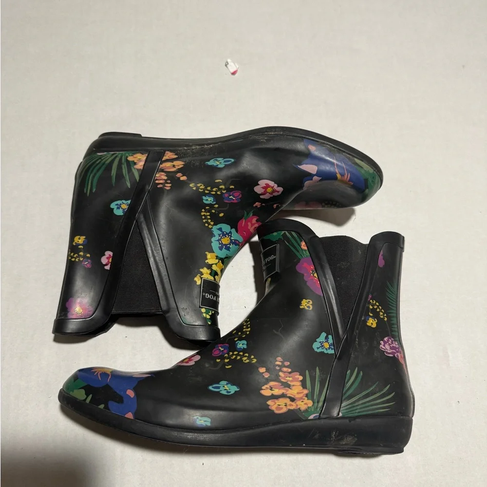 London Fog Collection Black Floral Piccadilly Rain‎ Boots, Women's 8